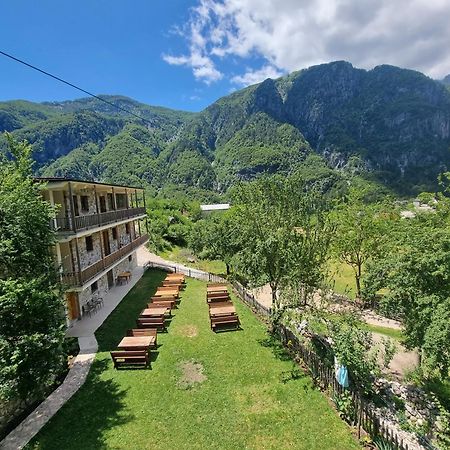 Bujtina Zici Hotel Theth Ngoại thất bức ảnh