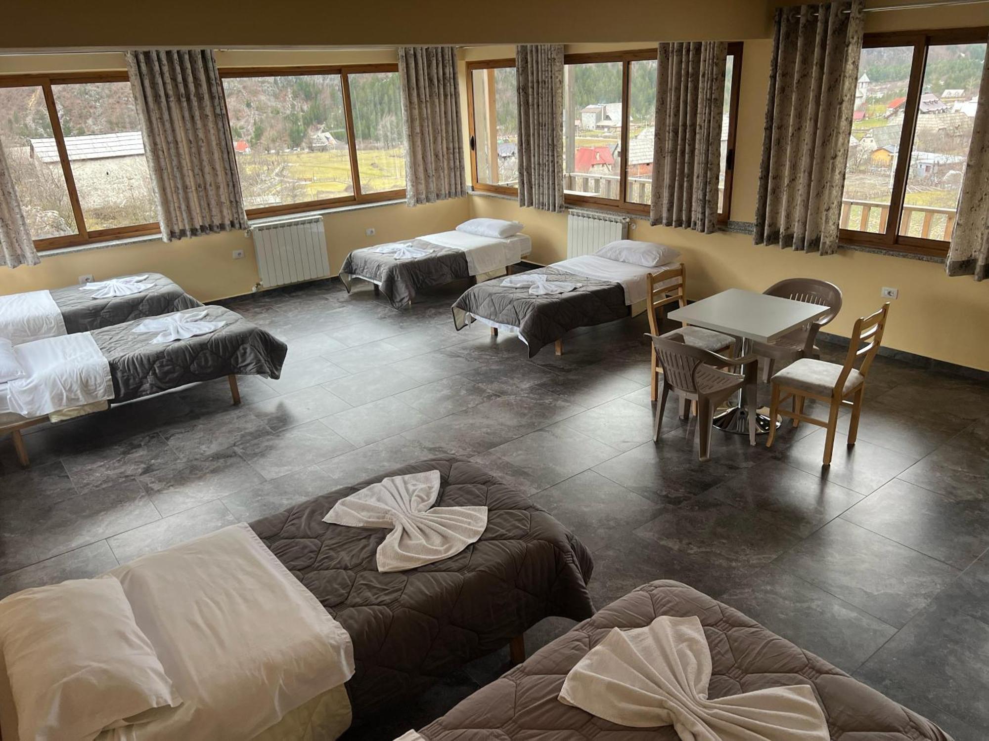 Bujtina Zici Hotel Theth Ngoại thất bức ảnh