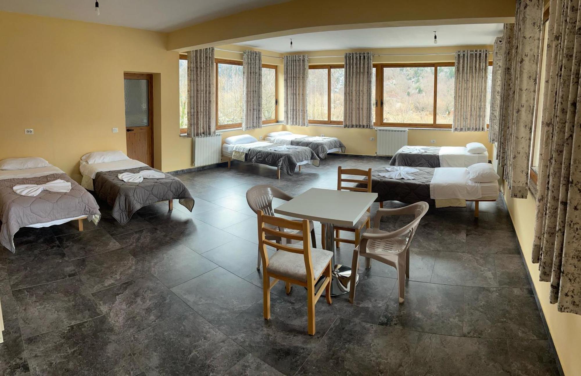 Bujtina Zici Hotel Theth Ngoại thất bức ảnh