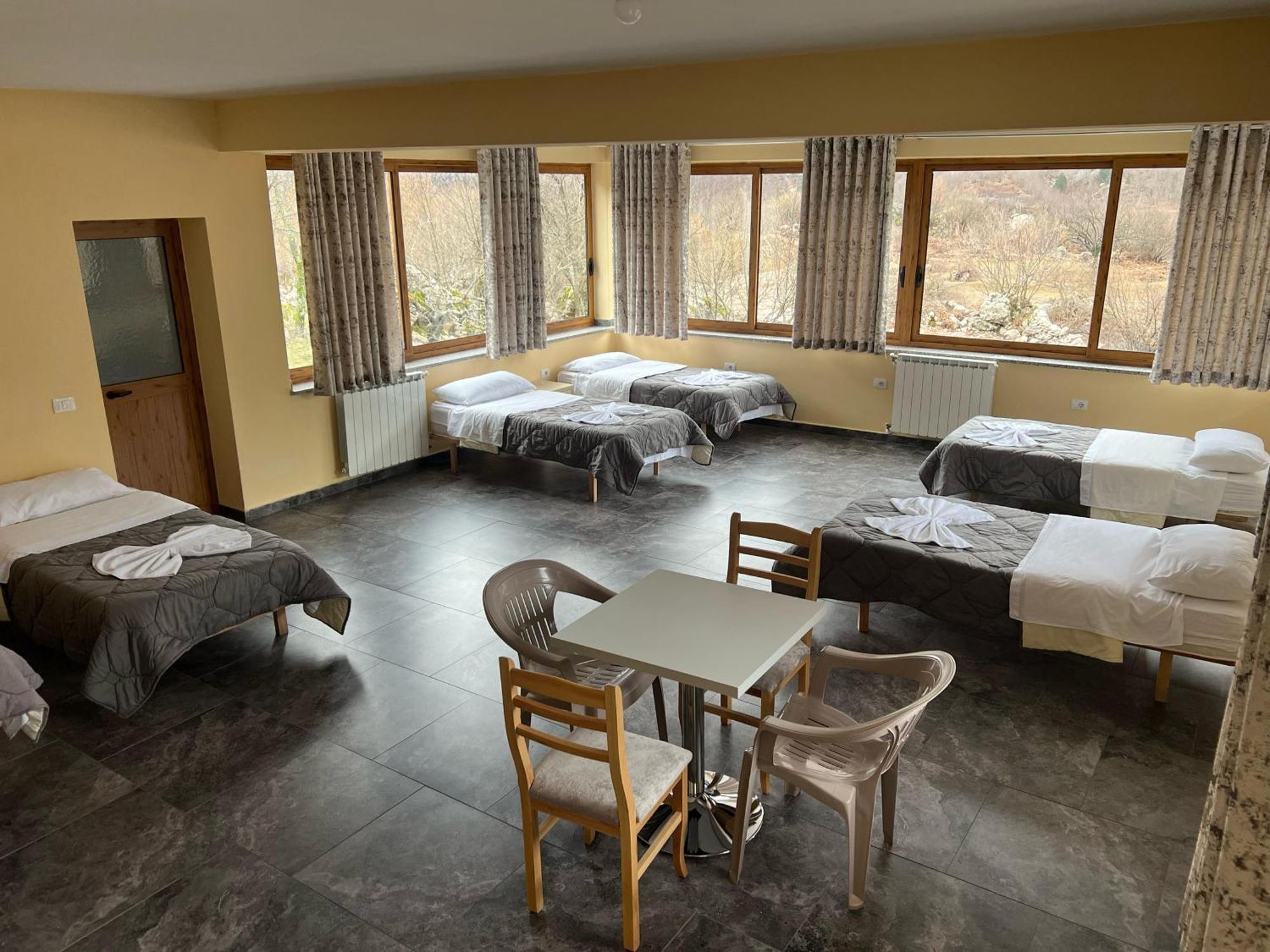 Bujtina Zici Hotel Theth Ngoại thất bức ảnh