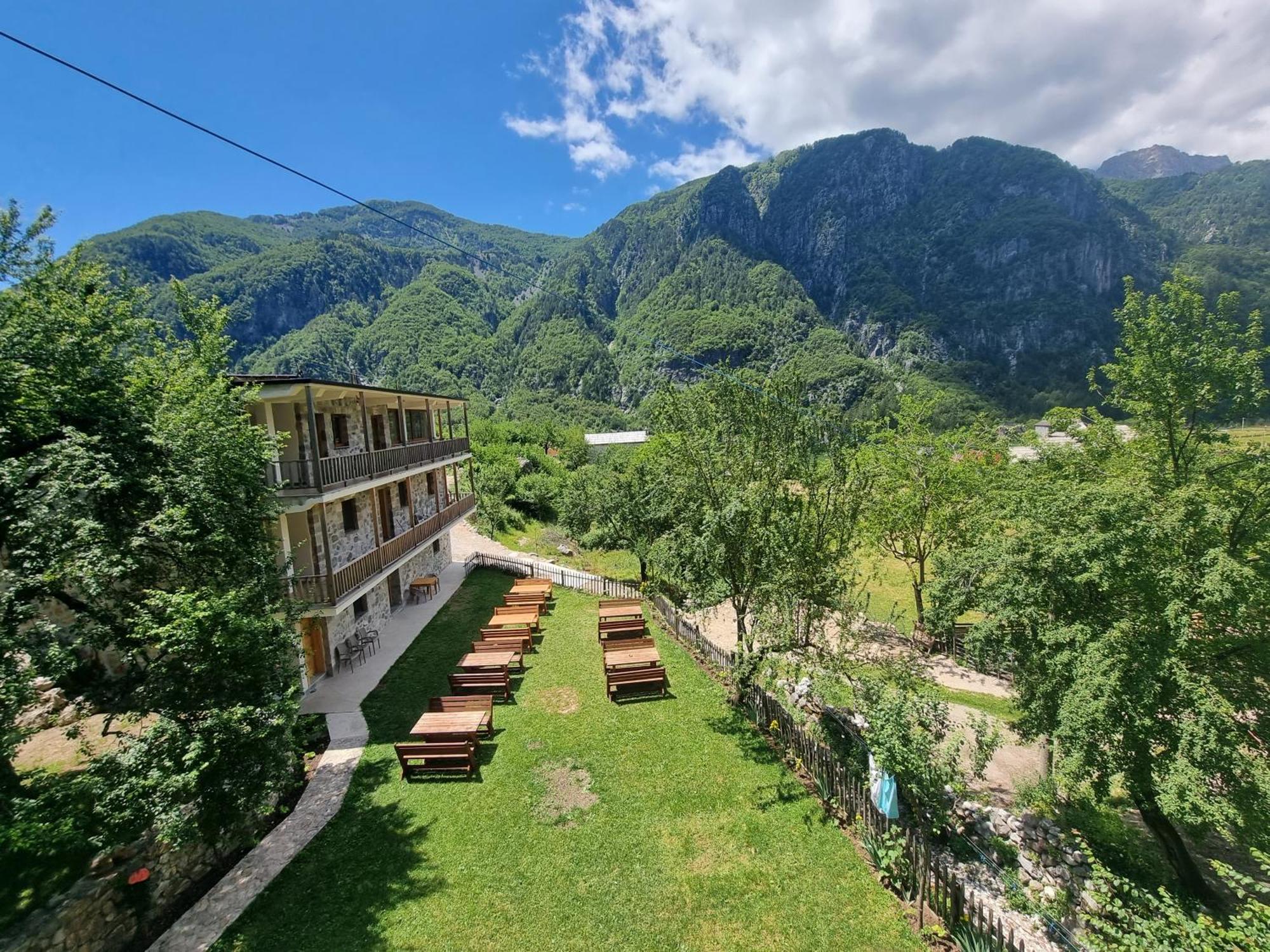 Bujtina Zici Hotel Theth Ngoại thất bức ảnh
